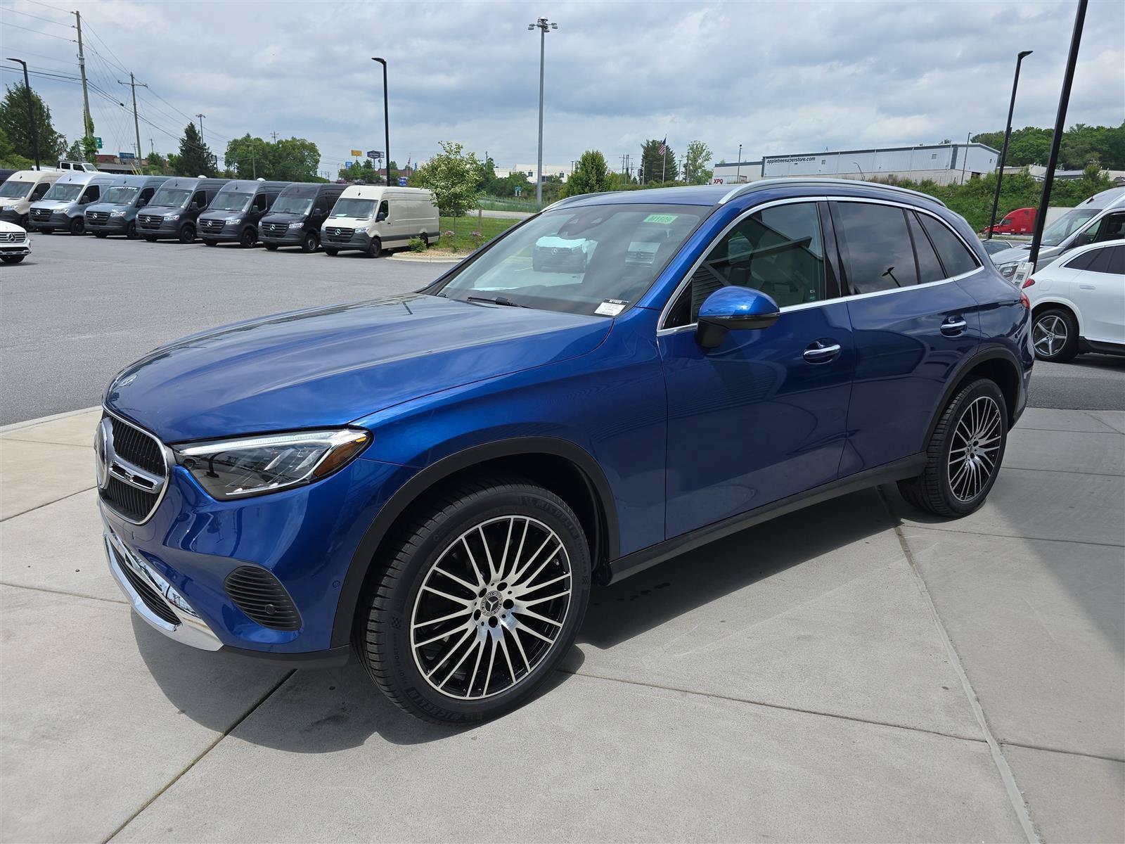 2025 Mercedes-Benz GLC Base - Photo 10