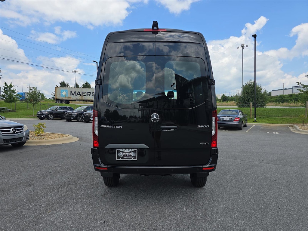 New 2025 Mercedes-Benz Sprinter 2500 Standard Roof 4-Cyl Diesel HO Van Crew Van