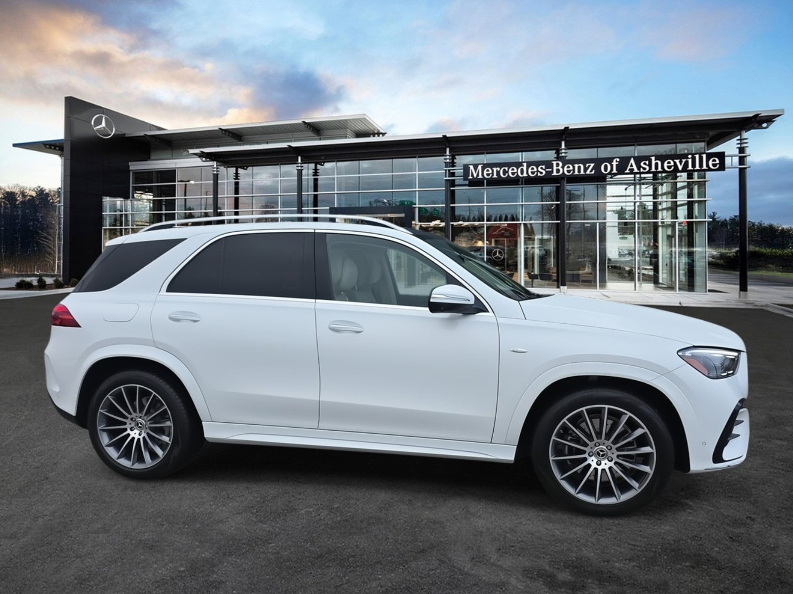2025 Mercedes-Benz GLE GLE450E's photo