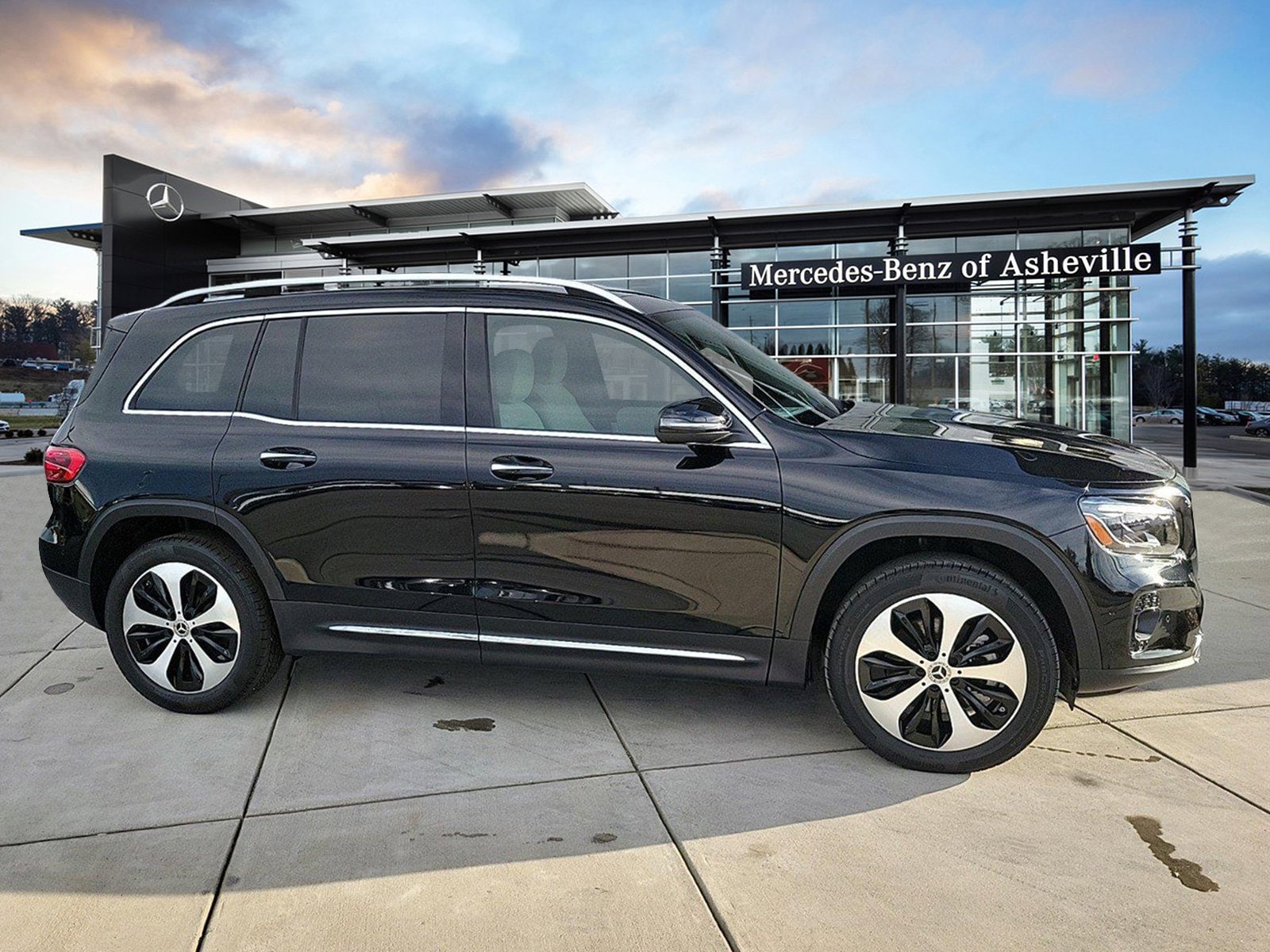 2024 Mercedes-Benz GLB Base's photo