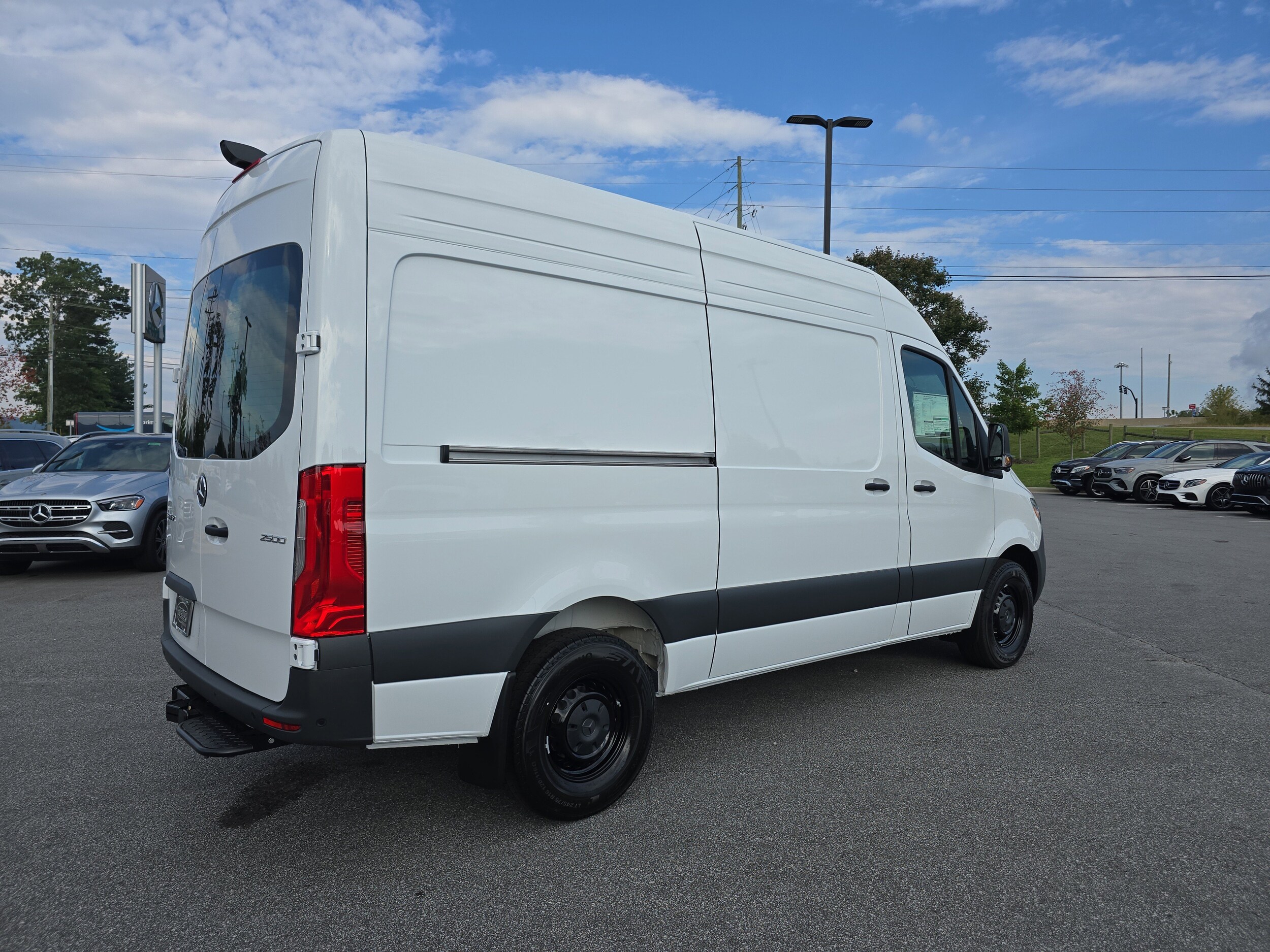 2026 Mercedes Benz Sprinter 2500 photo 3