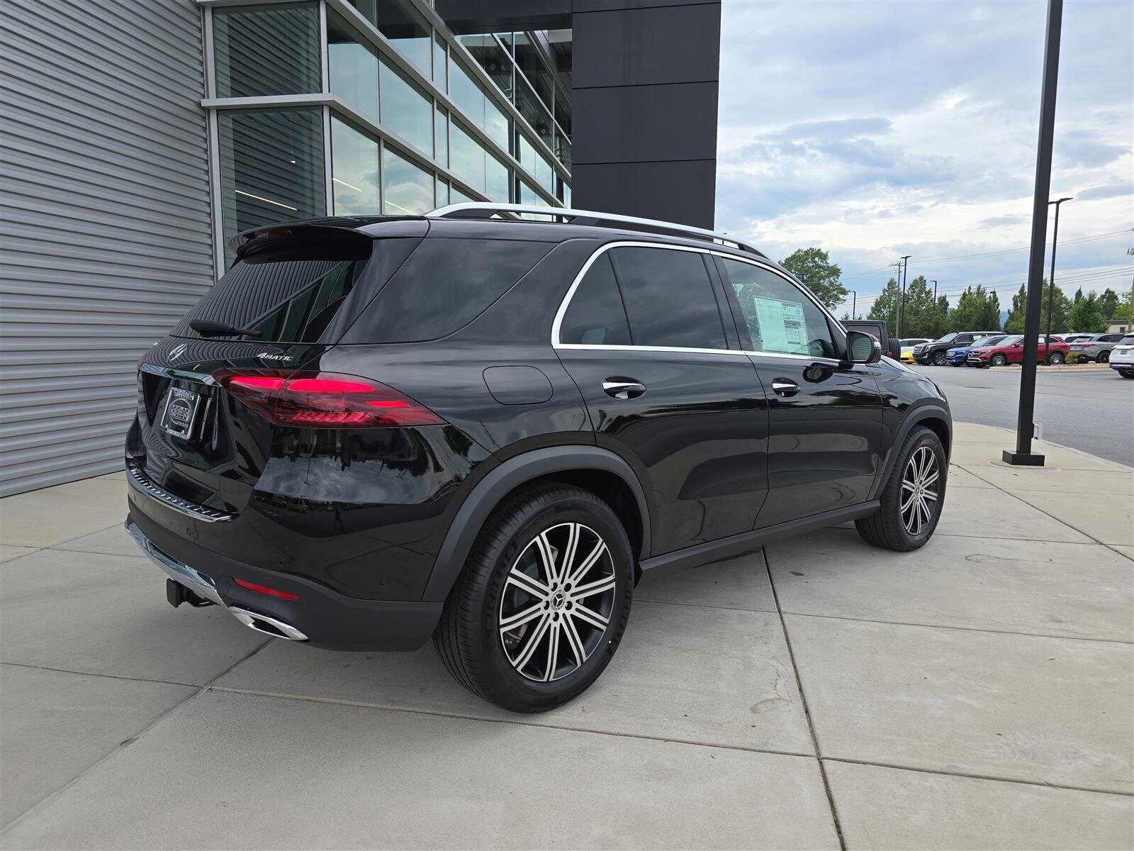 2026 Mercedes Benz GLE 350 4MATIC photo 3