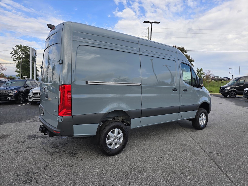 New 2026 Mercedes-Benz Sprinter 2500 Standard Roof 4-Cyl Diesel HO Van Cargo Van