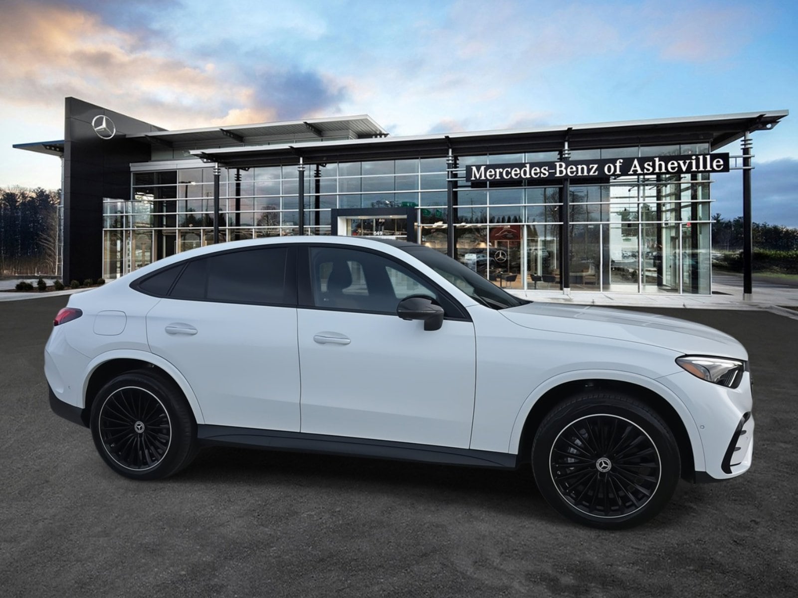 2024 Mercedes-Benz GLC Coupe GLC300's photo