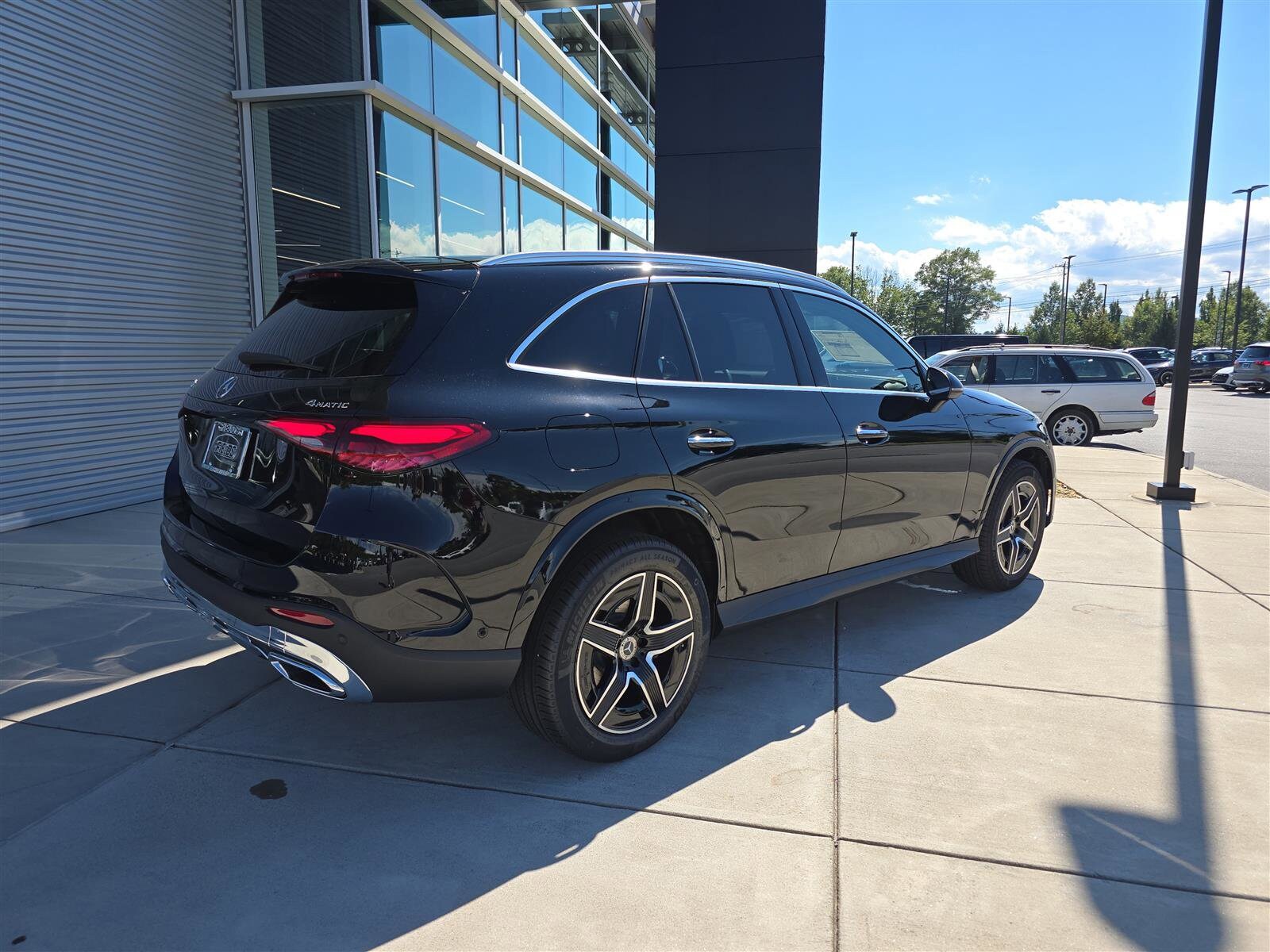 2026 Mercedes Benz GLC 300 4MATIC photo 3