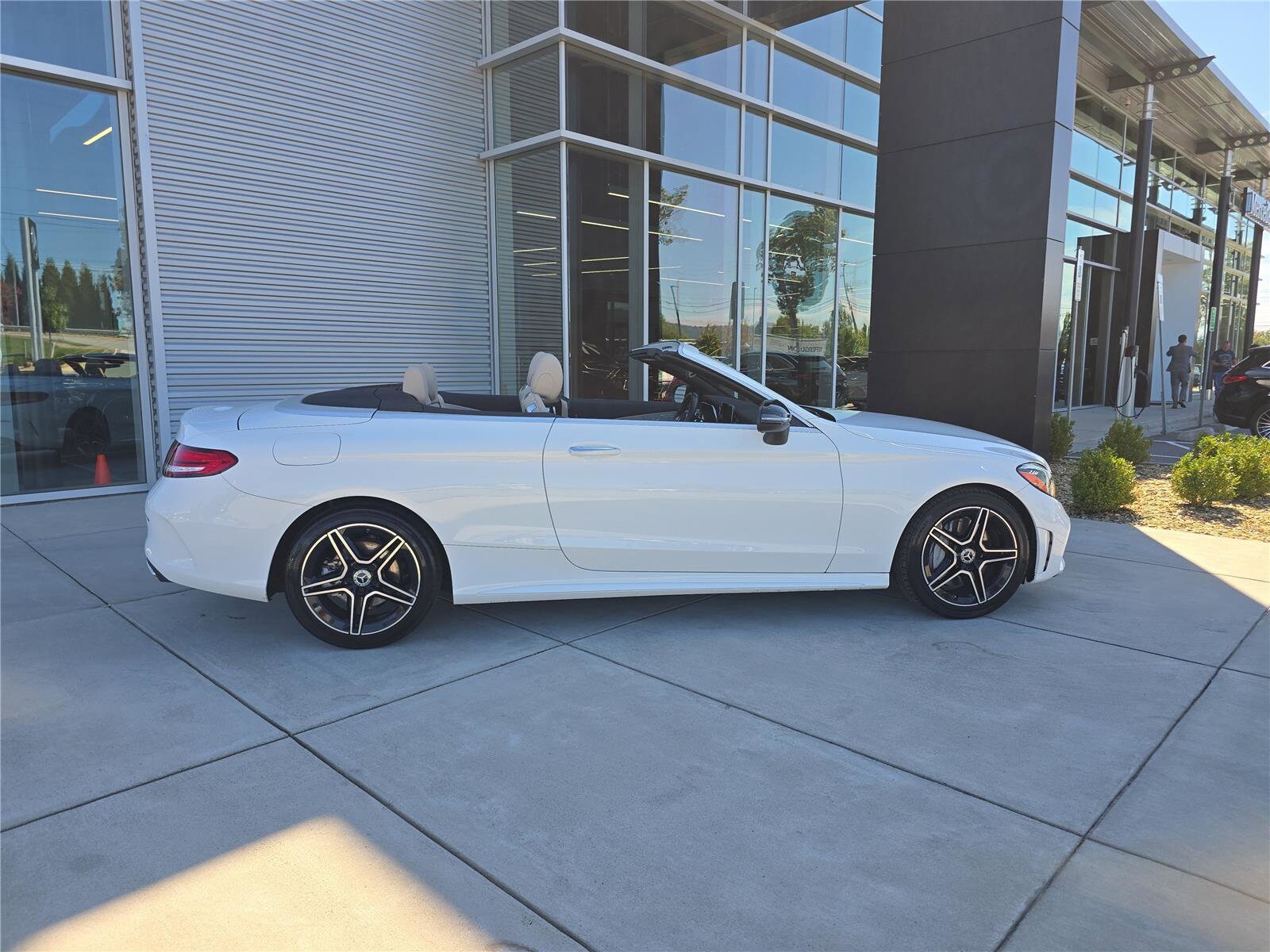 2023 Mercedes Benz C 300 Cabriolet photo 2
