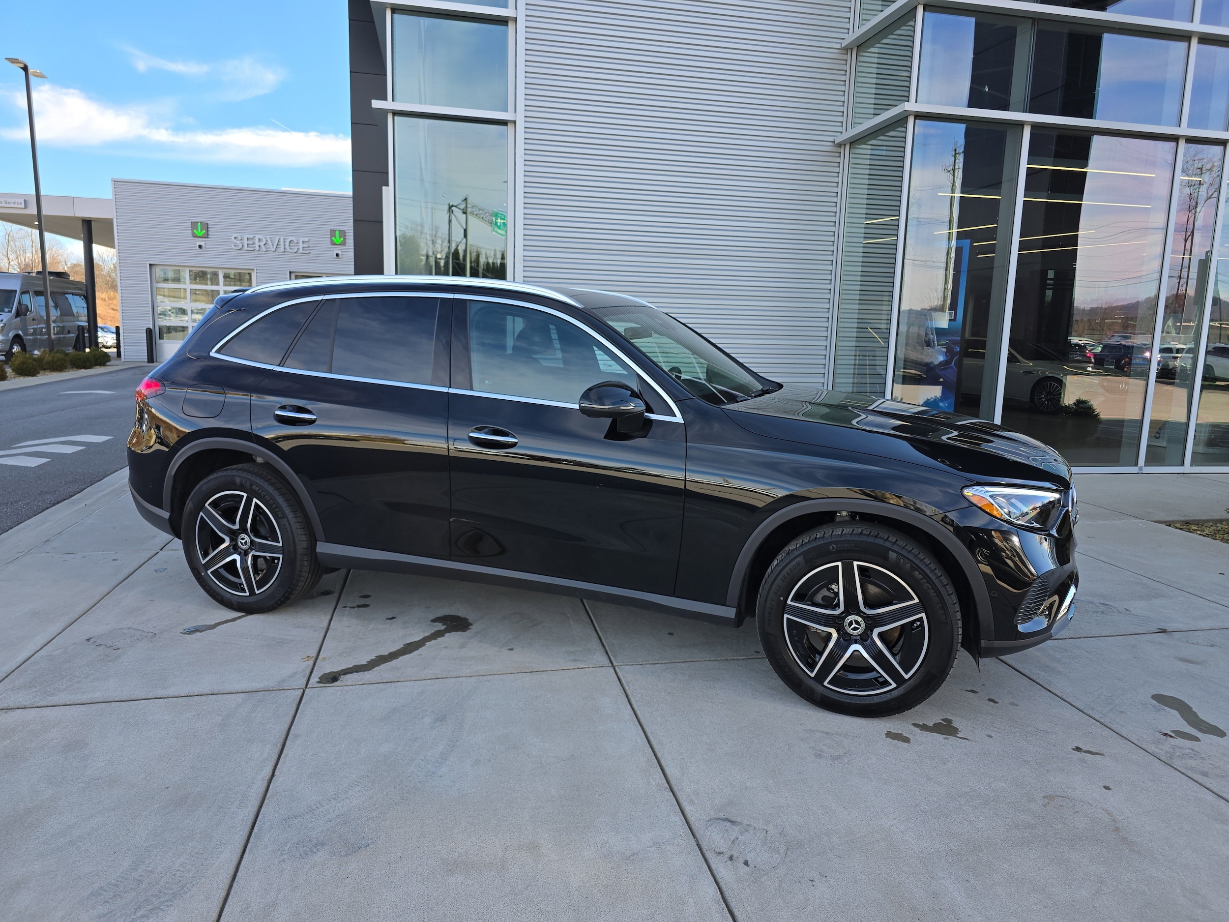 2026 Mercedes-Benz GLC Base's photo