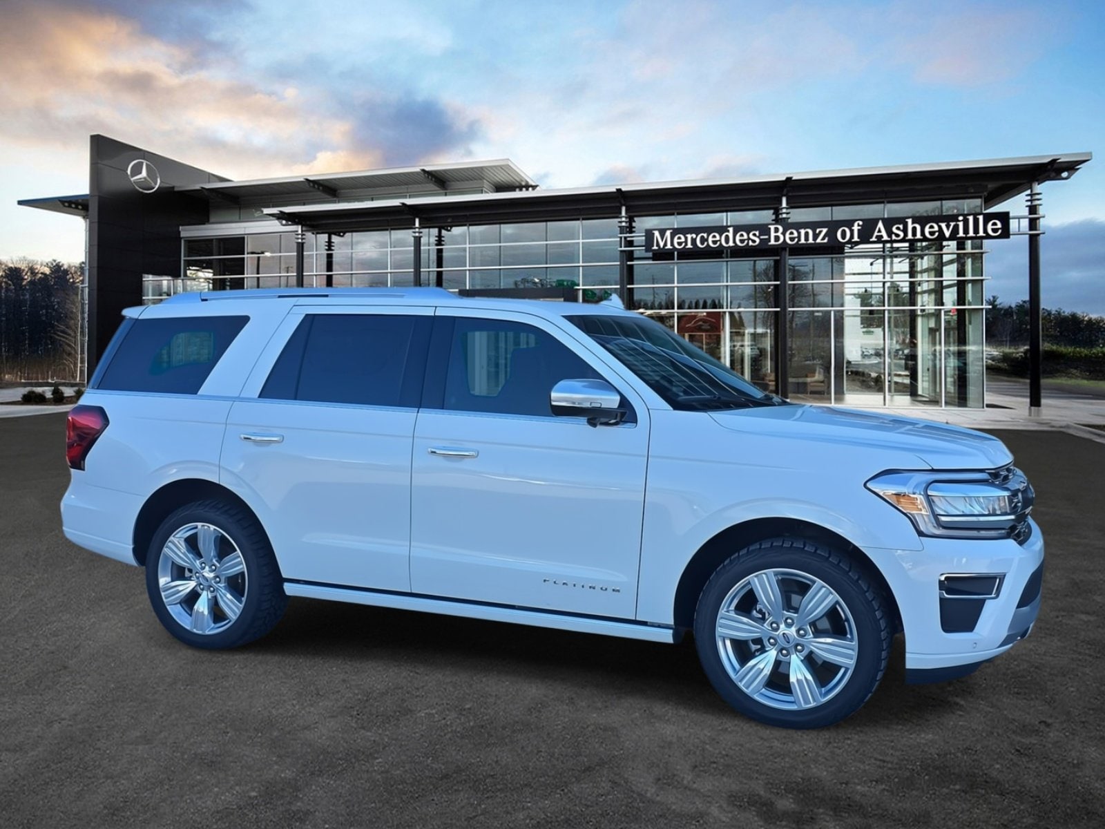 2023 Ford Expedition Platinum's photo