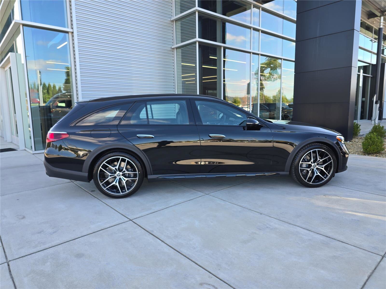 2026 Mercedes Benz E 450 4MATIC All-Terrain photo 2