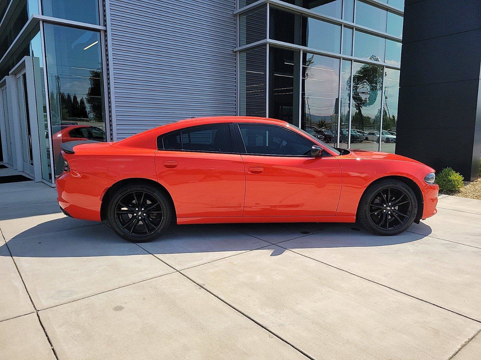 Used 2018 Dodge Charger SXT with VIN 2C3CDXBG9JH273881 for sale in Fletcher, NC