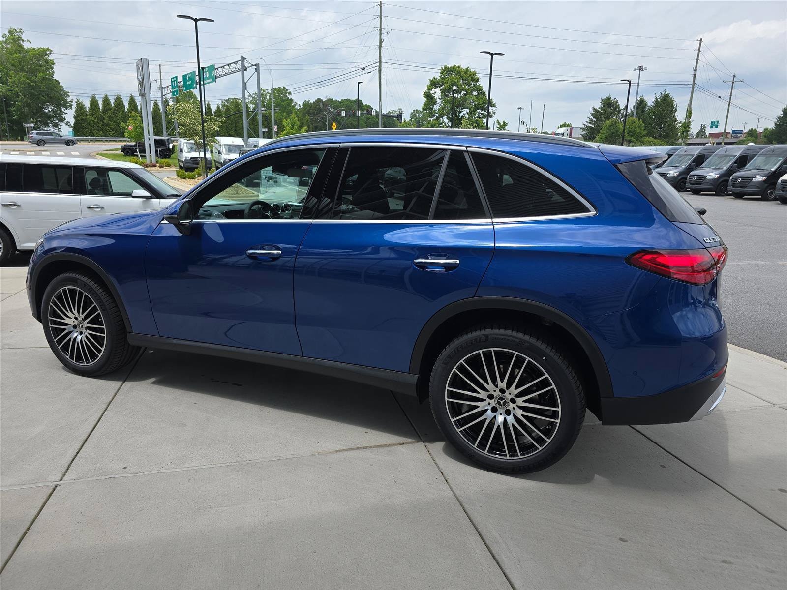 2025 Mercedes-Benz GLC Base - Photo 8