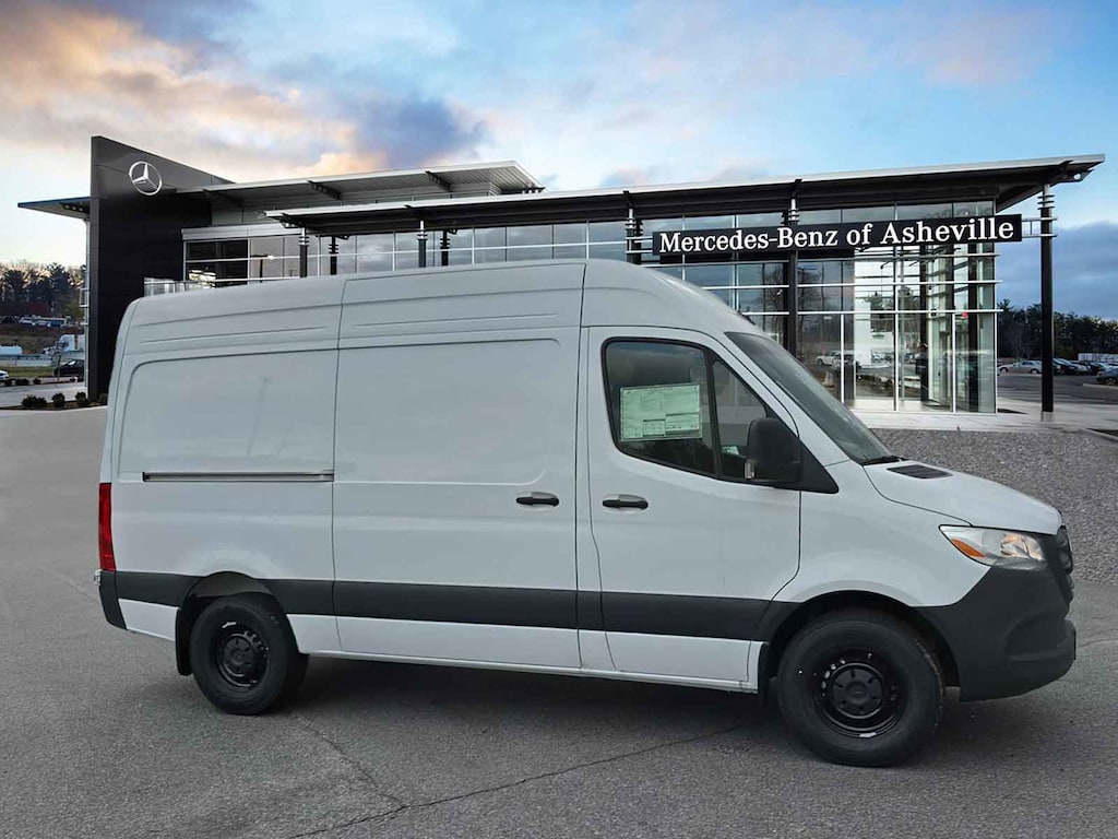 New 2025 Mercedes-Benz Sprinter 2500 Standard Roof 4-Cyl Diesel Van Cargo Van