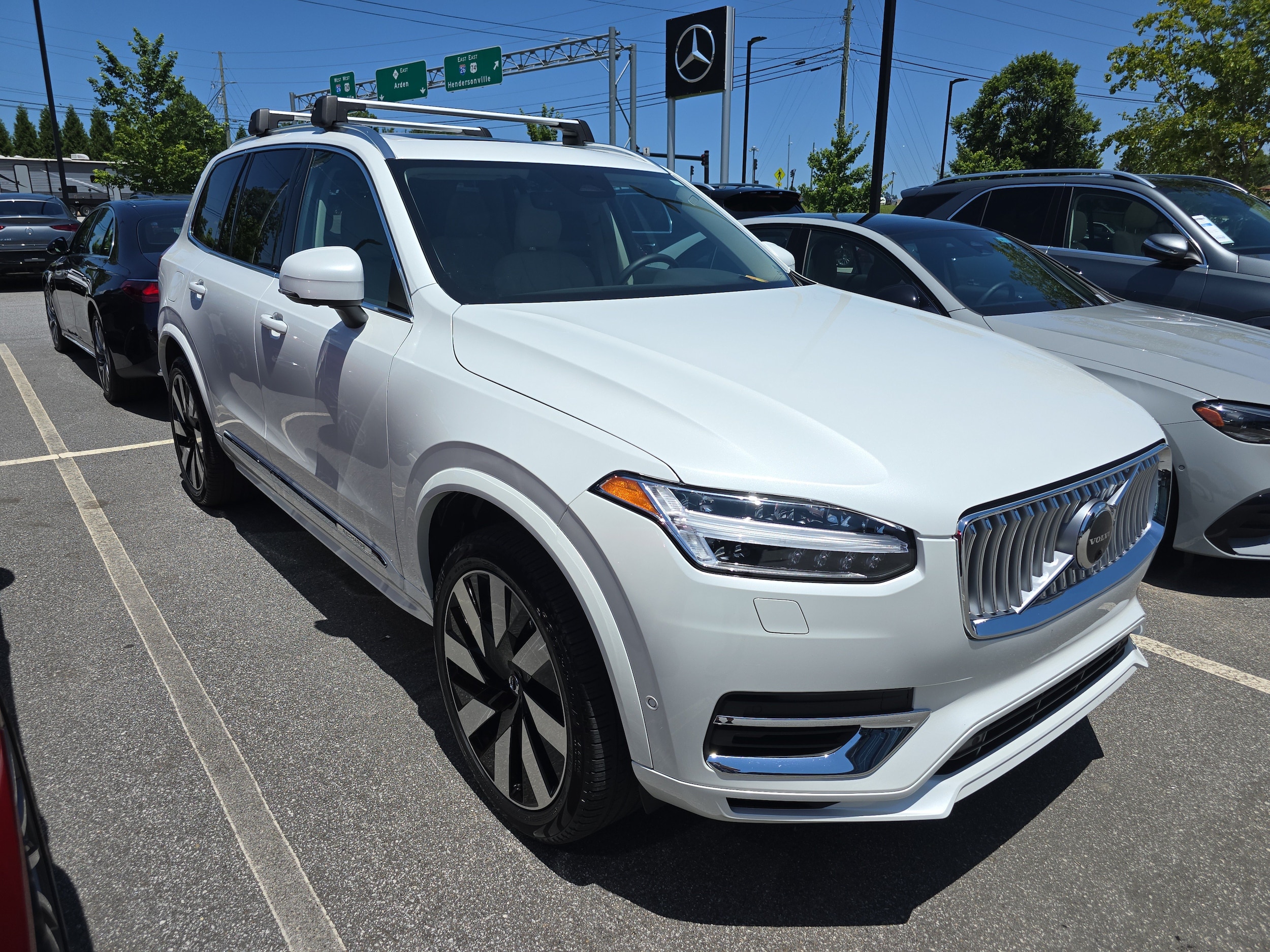 2023 Volvo XC90 T8 Recharge Plus Bright Theme 7-Seat 4WD's photo