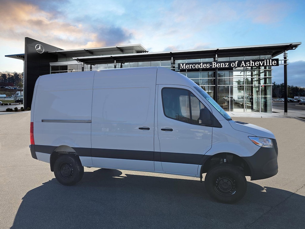 New 2025 Mercedes-Benz Sprinter 2500 Standard Roof 4-Cyl Diesel HO Van Cargo Van