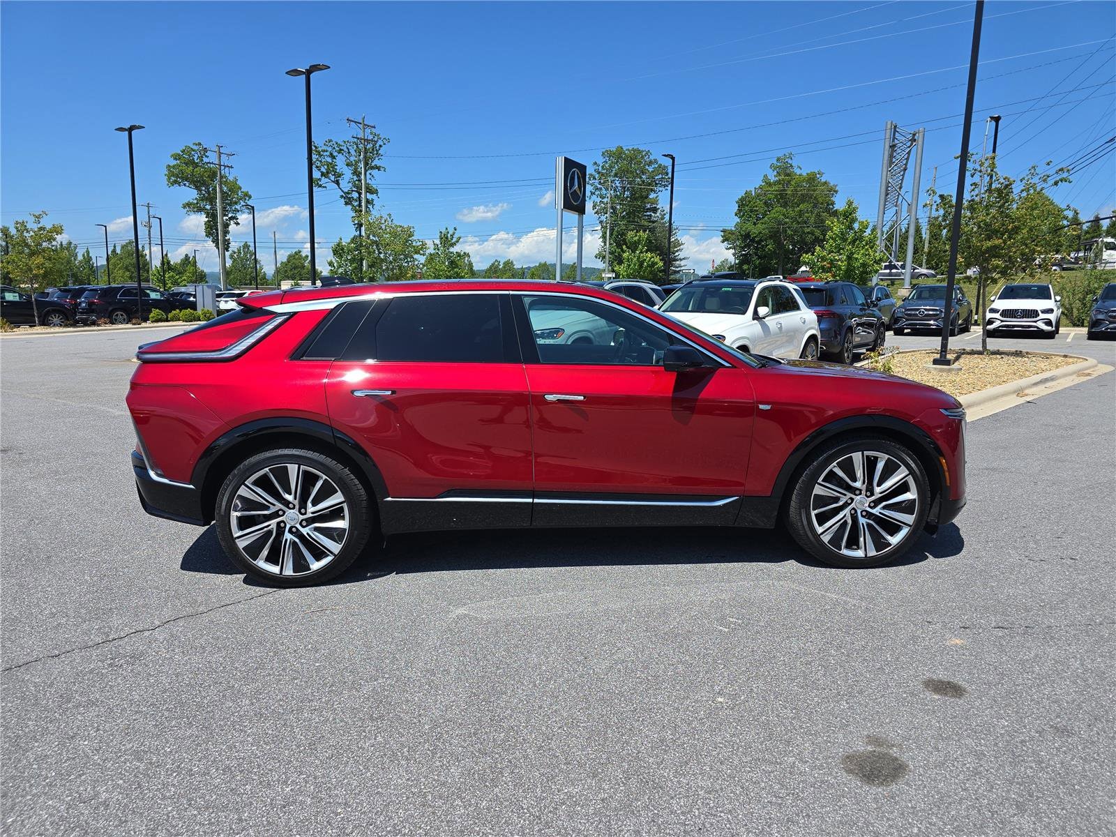 Used 2025 Cadillac LYRIQ Luxury 3 with VIN 1GYKPTRL7SZ301117 for sale in Fletcher, NC