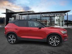 2019 Volvo XC40 T5 R-Design T5 AWD R-Design
