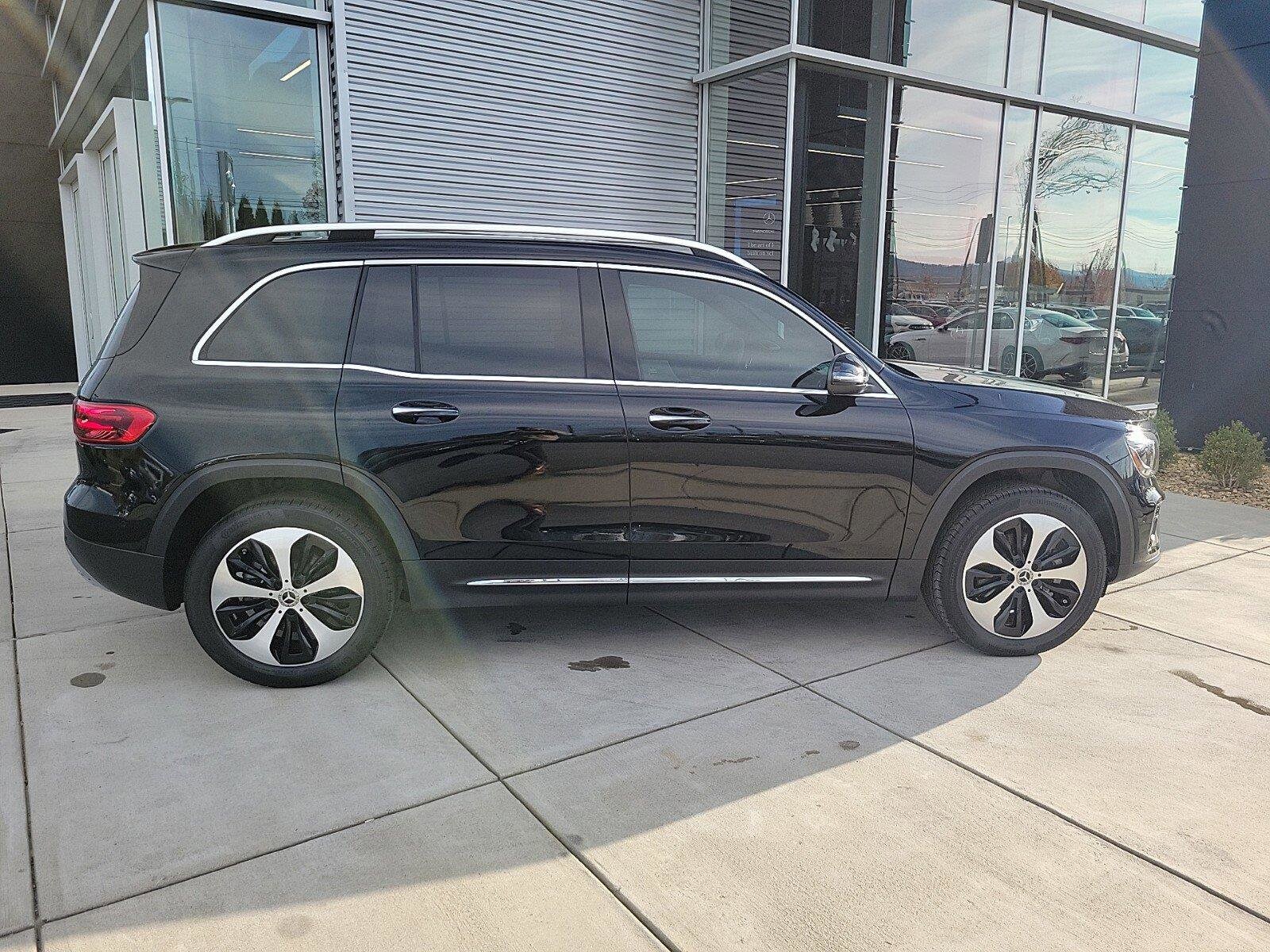 2024 Mercedes Benz GLB 250 4MATIC photo 2