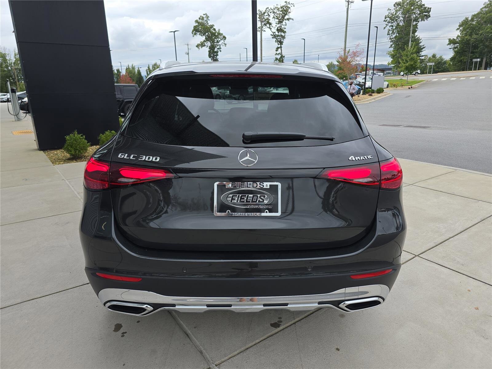 2026 Mercedes Benz GLC 300 4MATIC photo 4