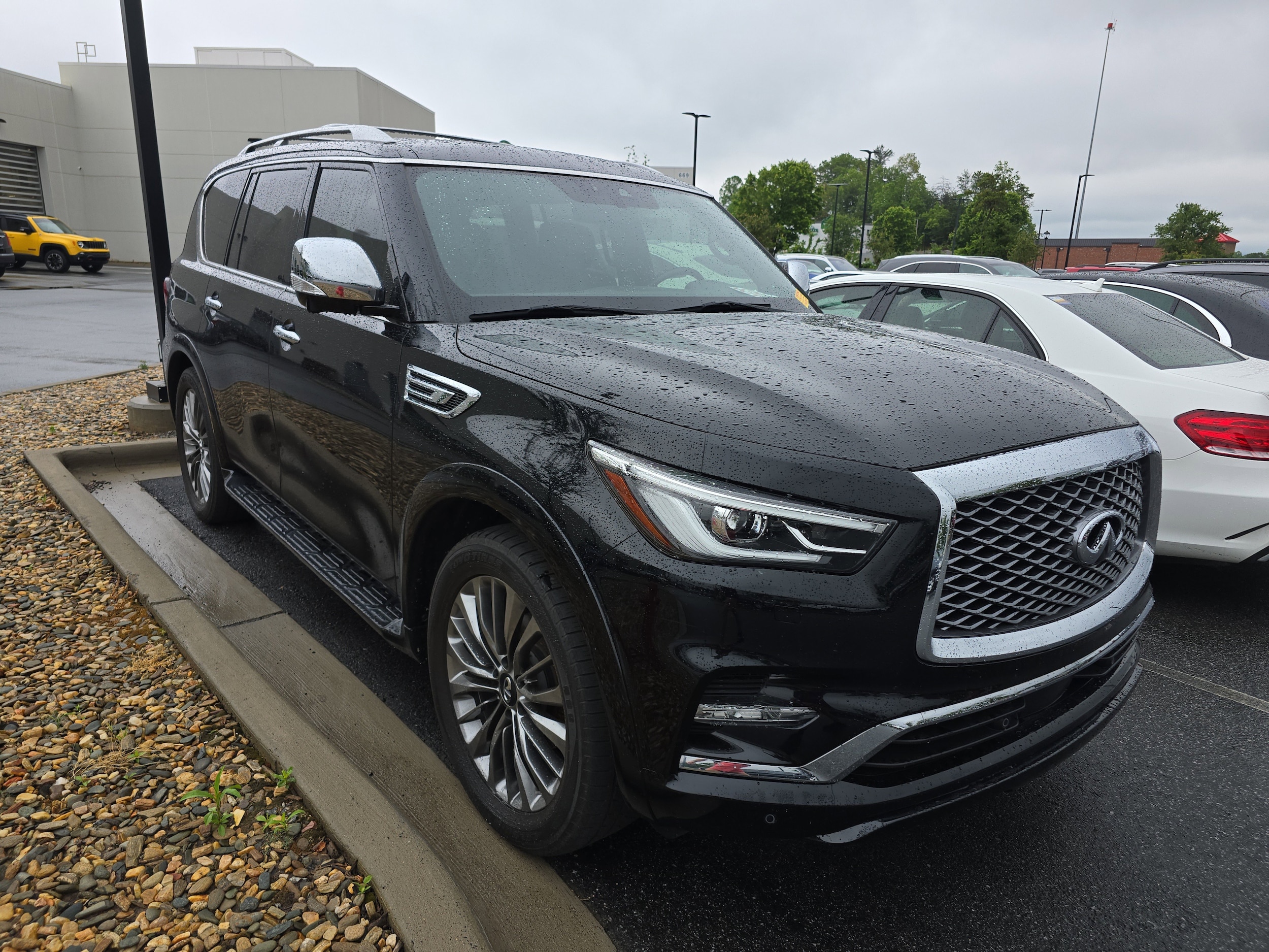 2021 INFINITI QX80 Sensory's photo