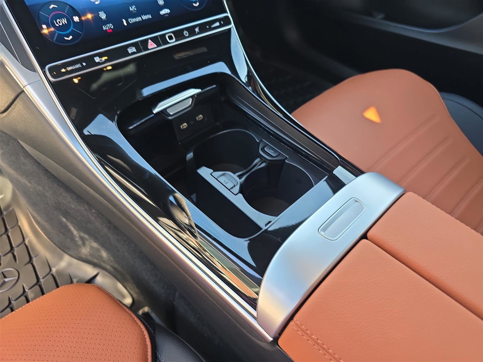 2025 Mercedes-Benz C-Class Sedan C 300 - Photo 31