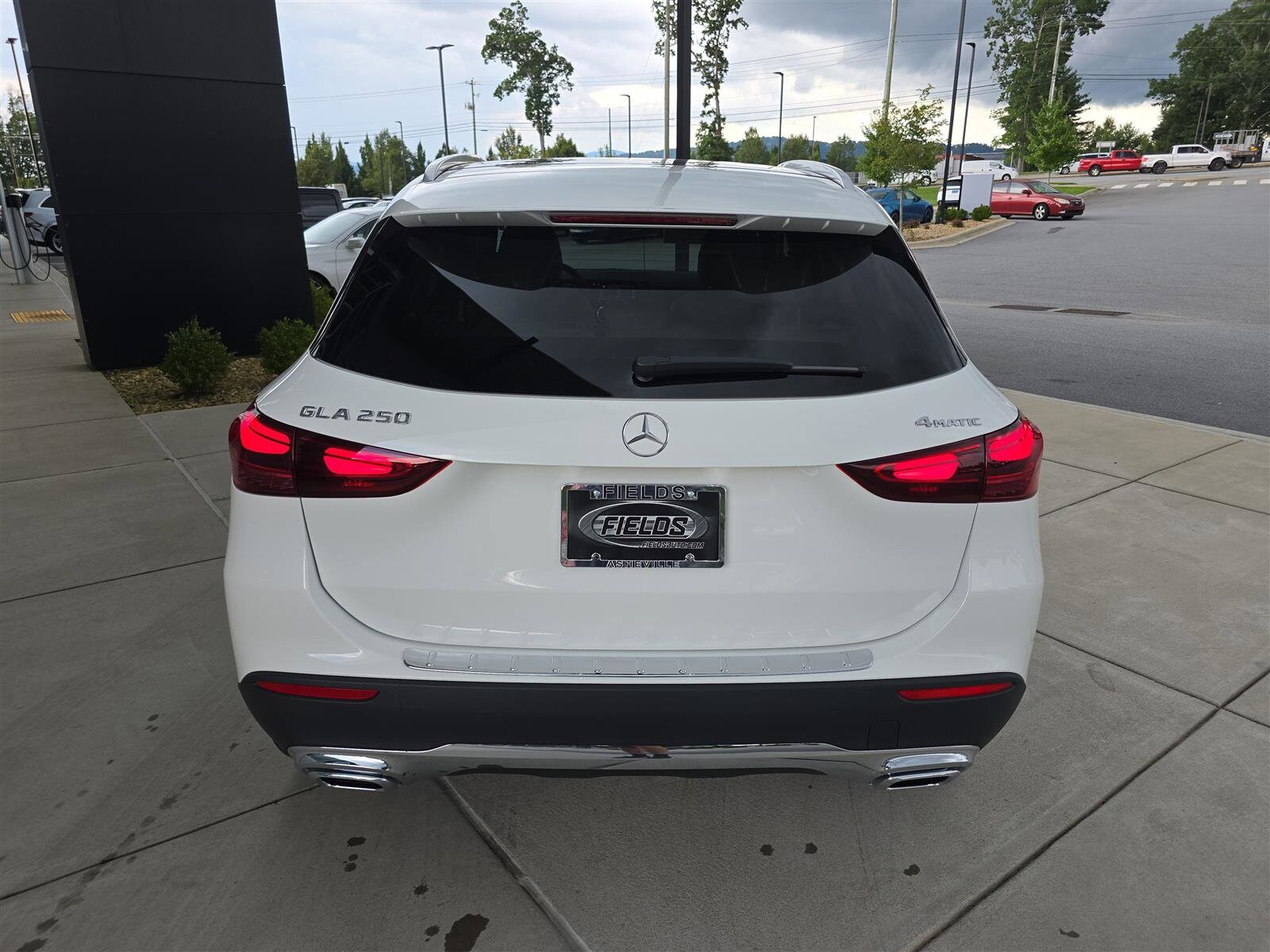 2026 Mercedes Benz GLA 250 4MATIC photo 3