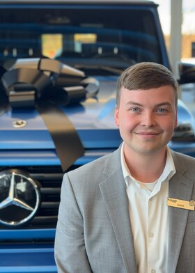 Staff member Mark Kelly from ID_f4ba2a270df7