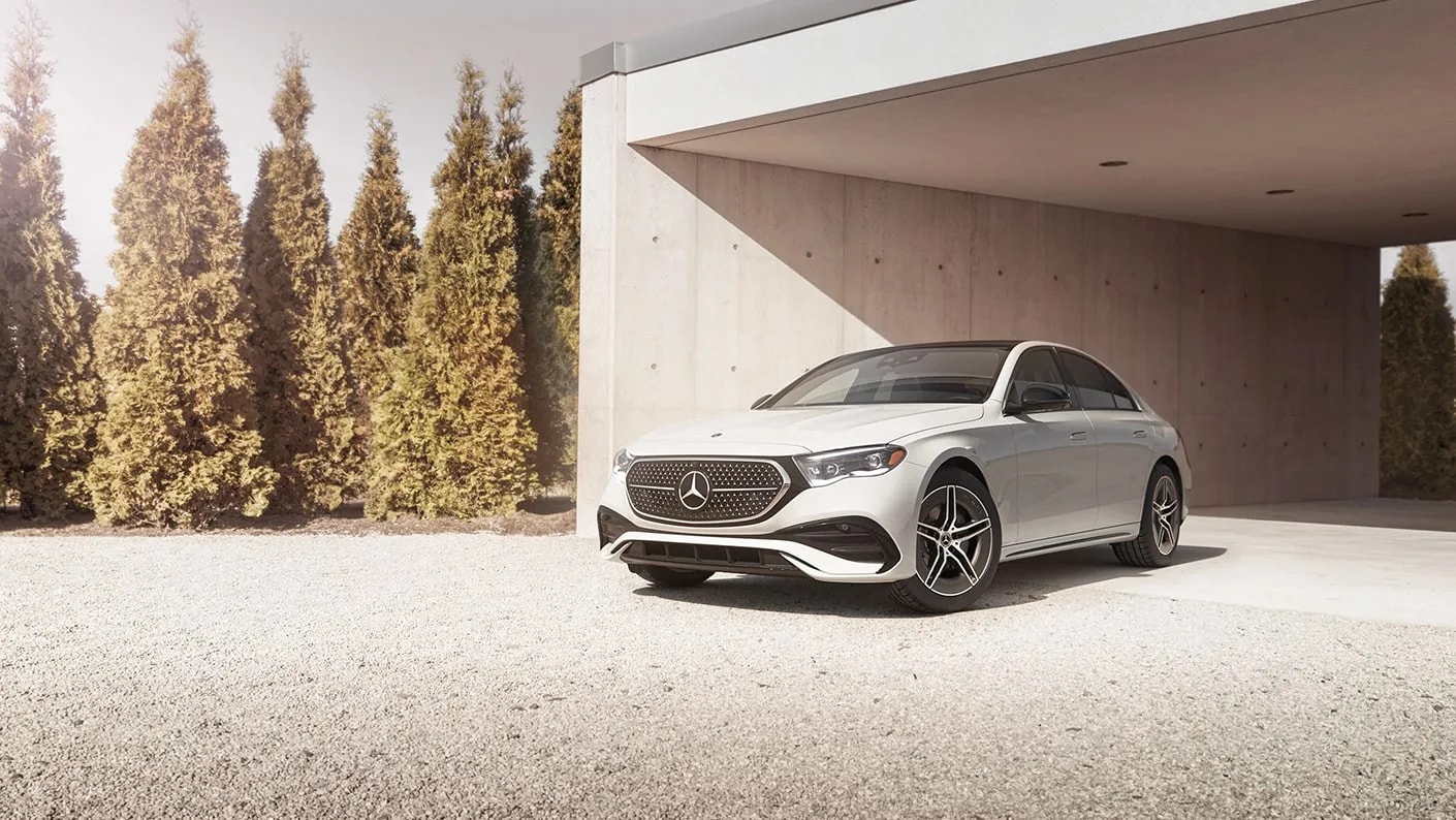 2025-mercedes-benz-E-SEDAN-posed.png