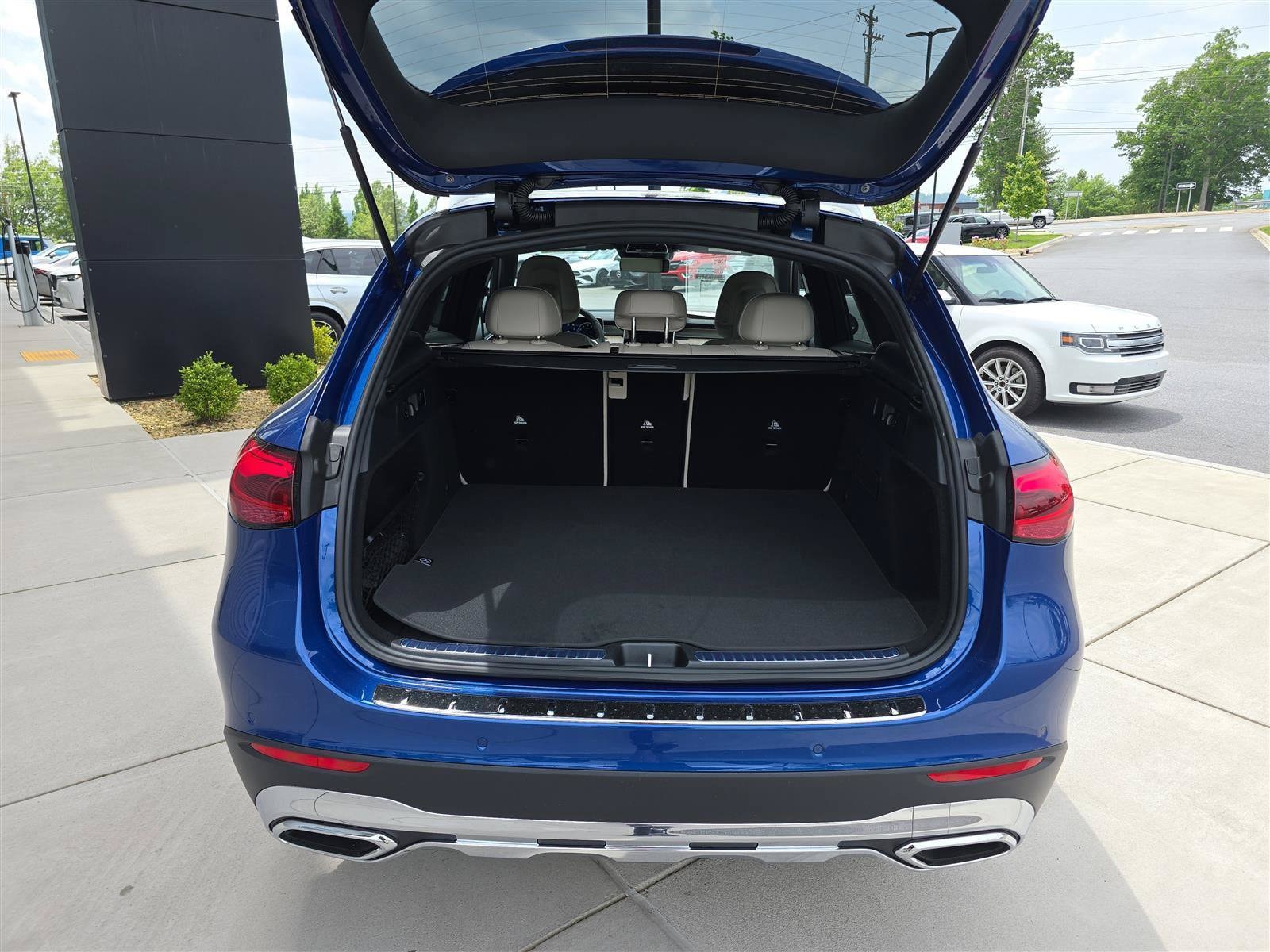 2025 Mercedes-Benz GLC Base - Photo 6