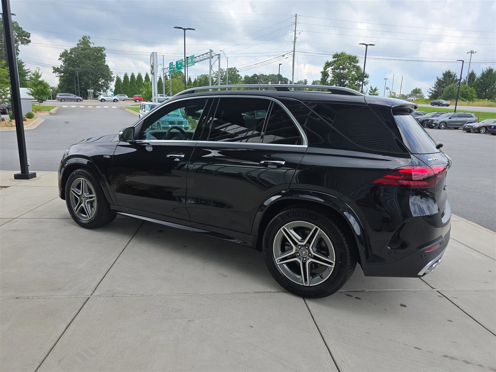 2025 Mercedes-Benz GLE AMG GLE 53 - Photo 7