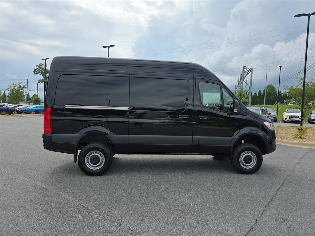 New 2025 Mercedes-Benz Sprinter 2500 Standard Roof 4-Cyl Diesel HO Van Cargo Van