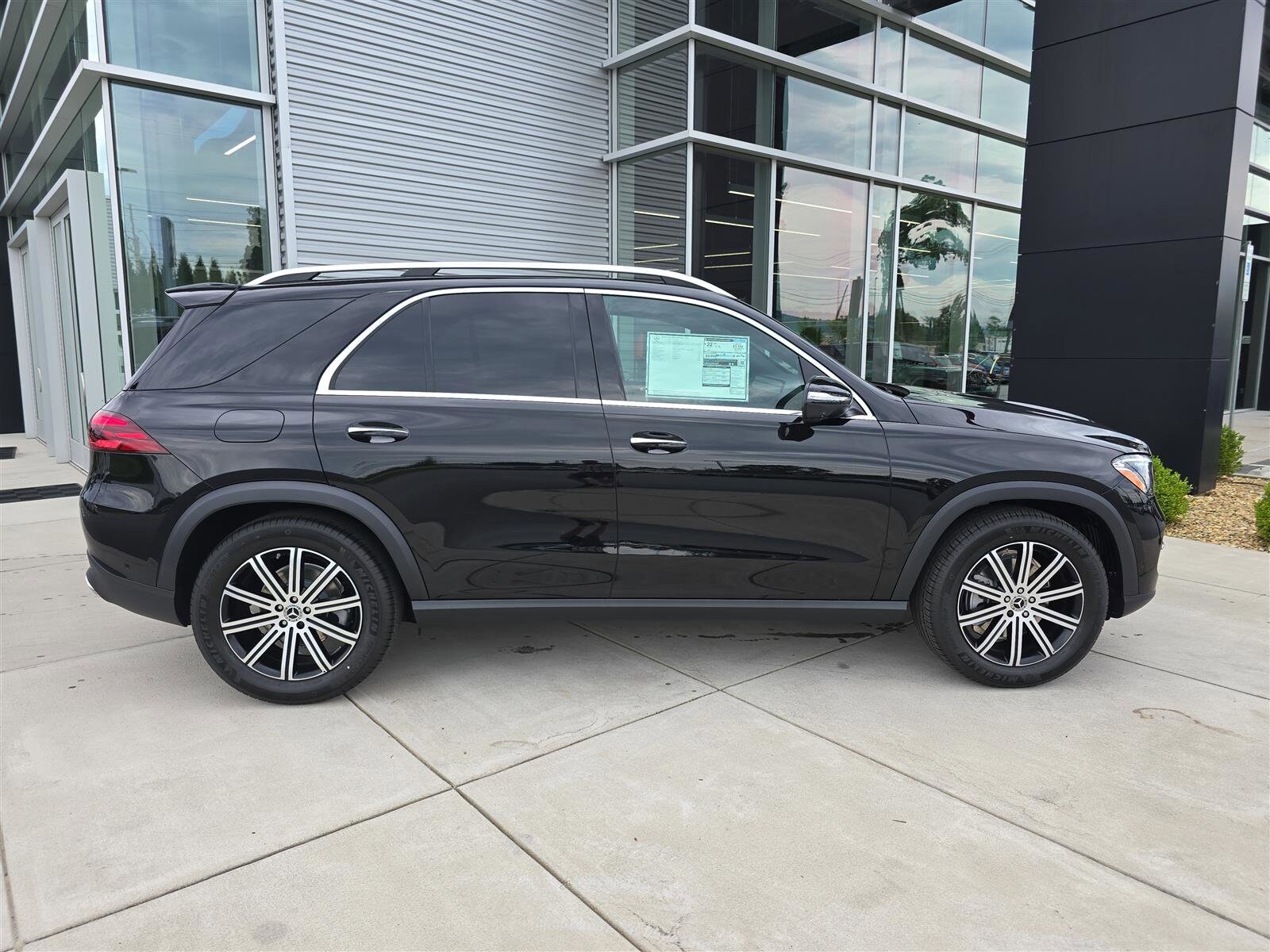 2026 Mercedes Benz GLE 350 4MATIC photo 2