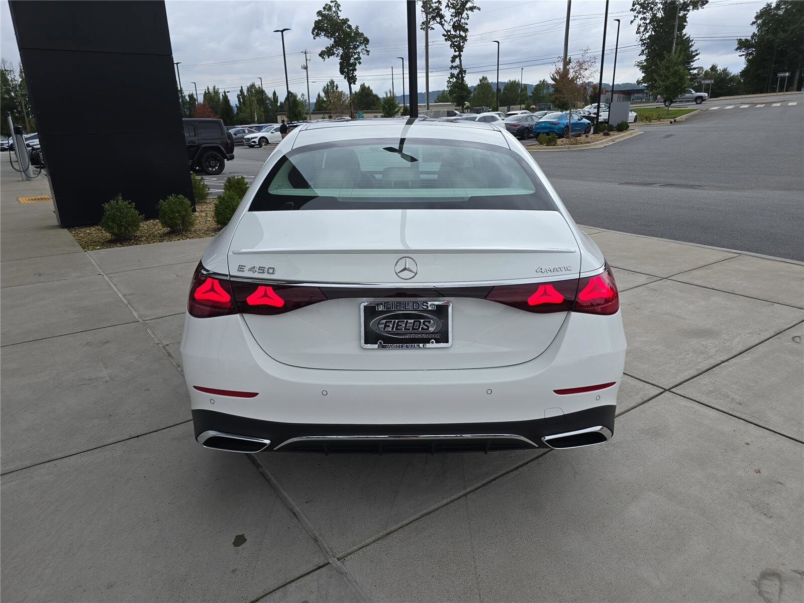 2026 Mercedes Benz E 4MATIC Sedan photo 4