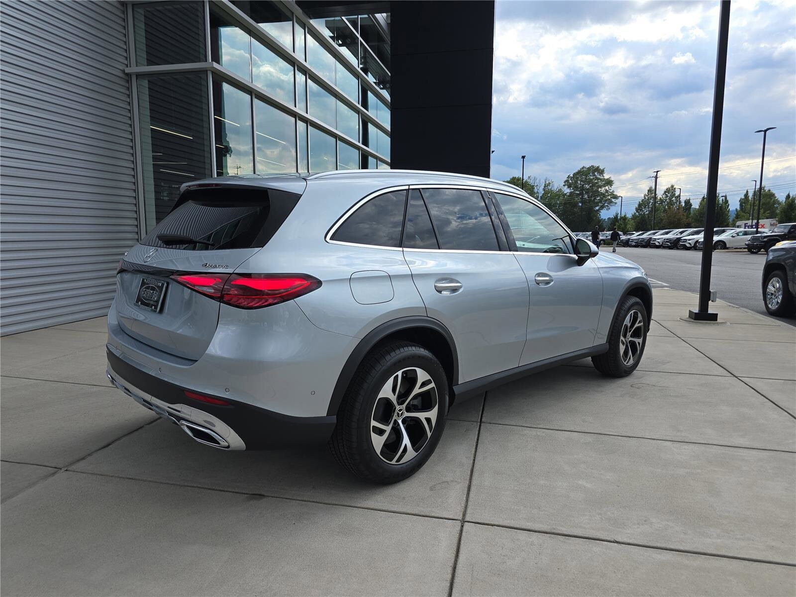 2026 Mercedes Benz GLC 350e 4MATIC photo 3