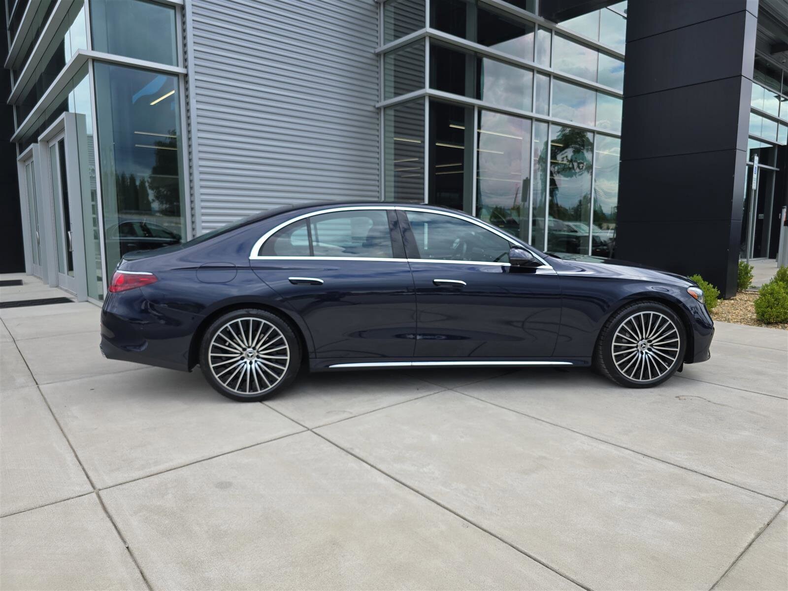 2025 Mercedes Benz E 350 Sedan photo 2