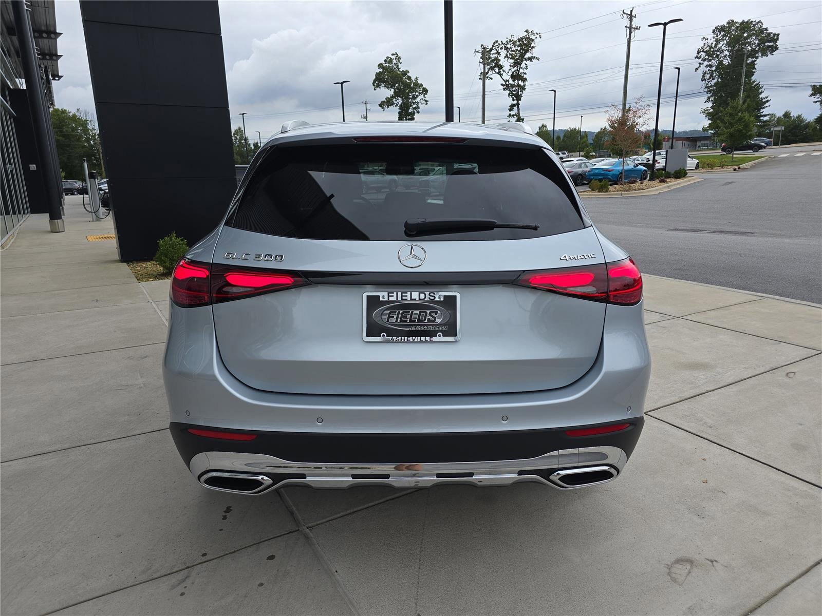2026 Mercedes Benz GLC 300 4MATIC photo 4