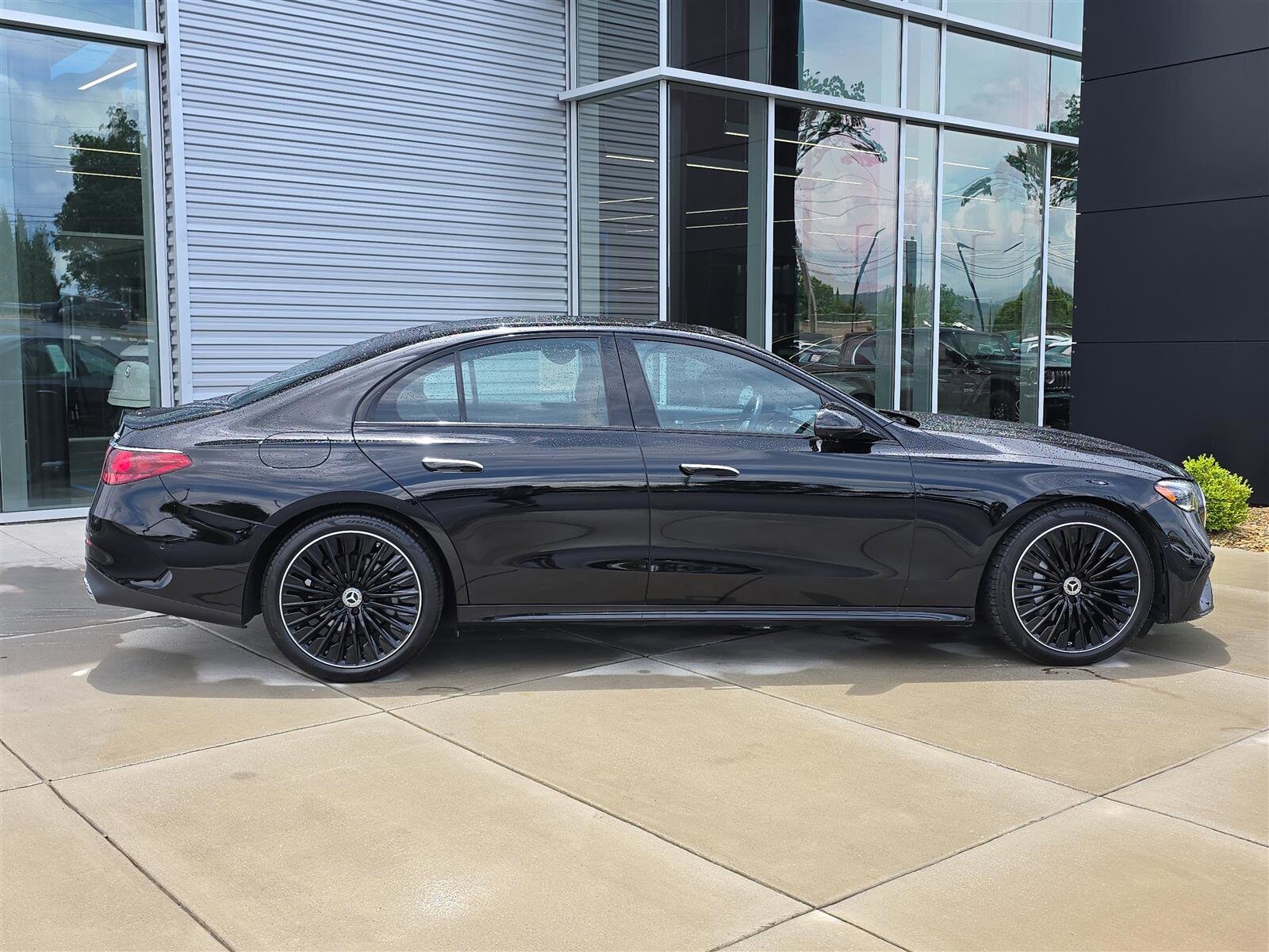 2025 Mercedes Benz E 350 Sedan photo 2