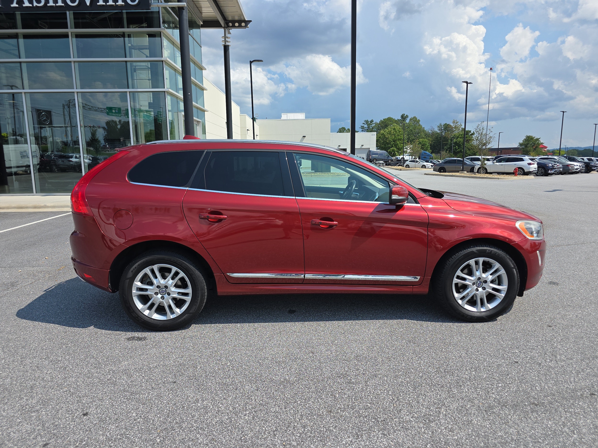 Used 2016 Volvo XC60 Premier with VIN YV440MDK0G2894257 for sale in Fletcher, NC