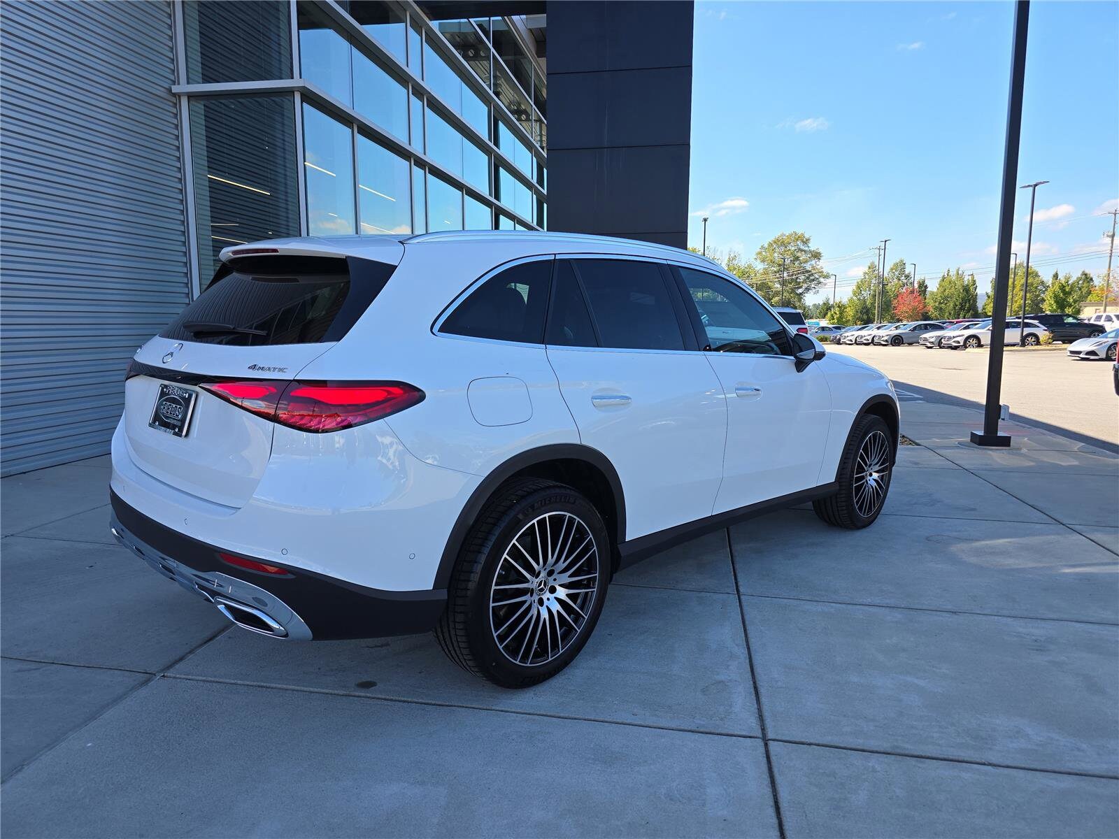2026 Mercedes Benz GLC 300 4MATIC photo 3