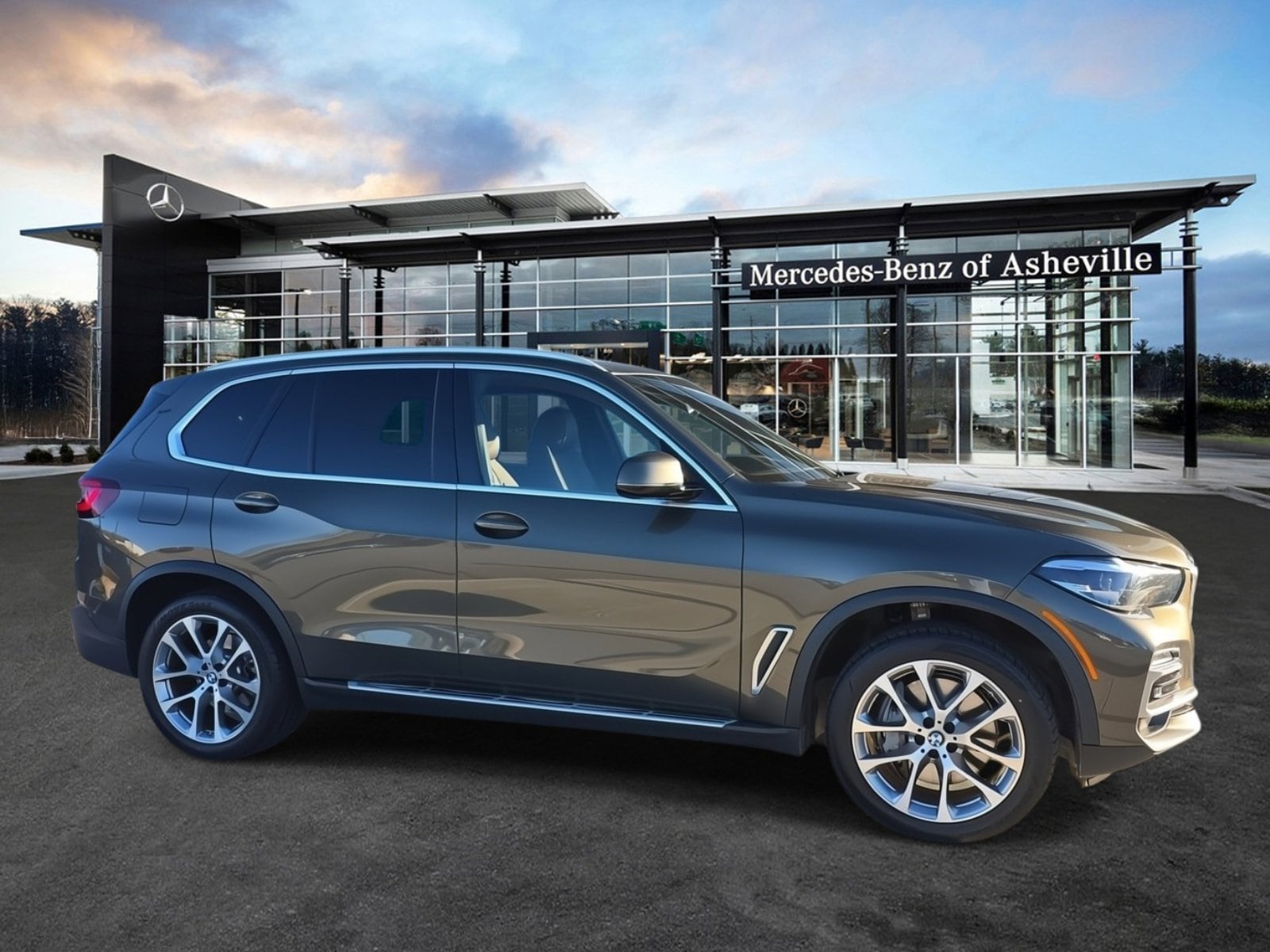 2021 BMW X5 45e's photo
