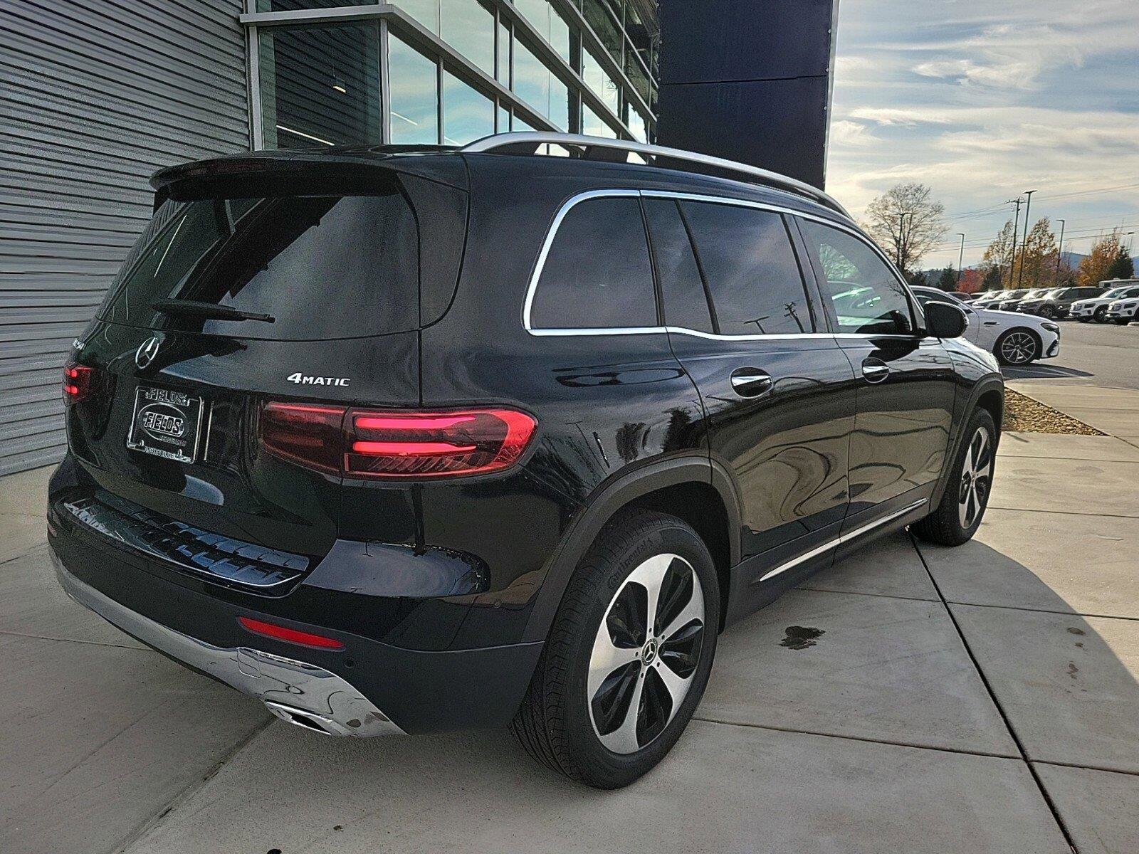 2024 Mercedes Benz GLB 250 4MATIC photo 3
