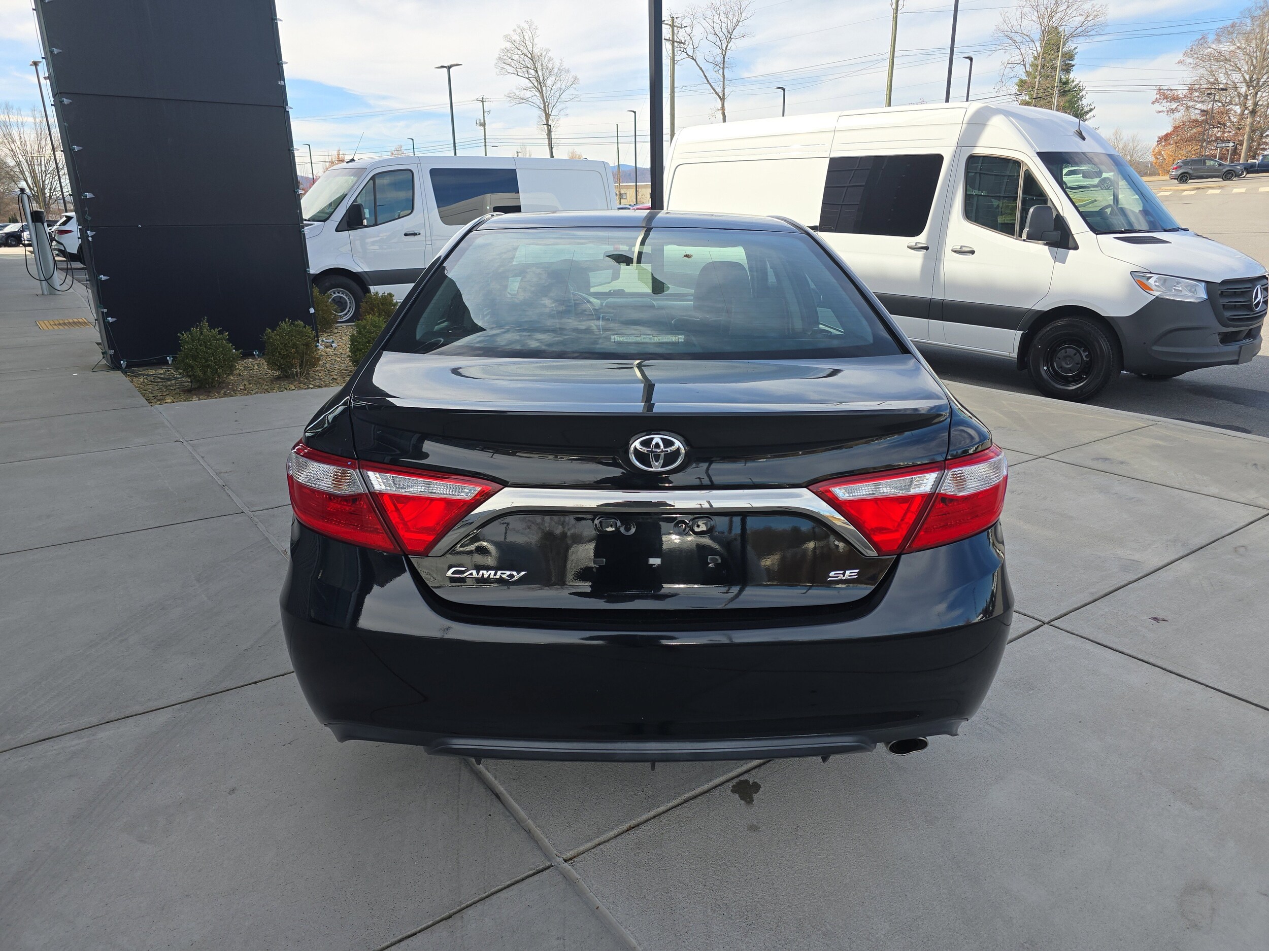 2016 Toyota Camry SE photo 4