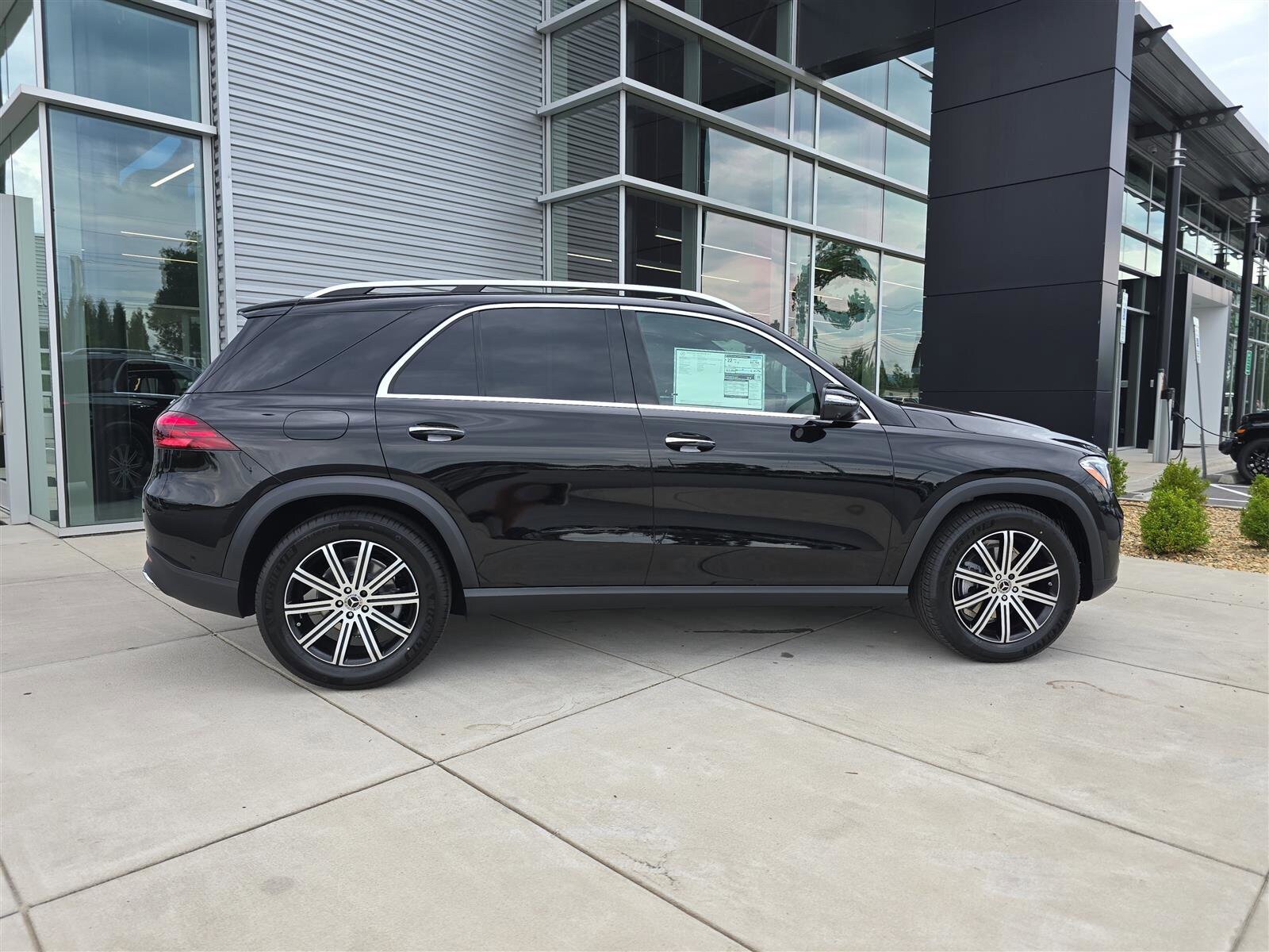 2026 Mercedes Benz GLE 350 4MATIC photo 2