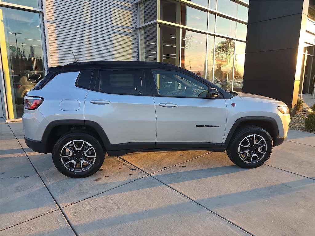 Used 2024 Jeep Compass Trailhawk Trailhawk 4x4