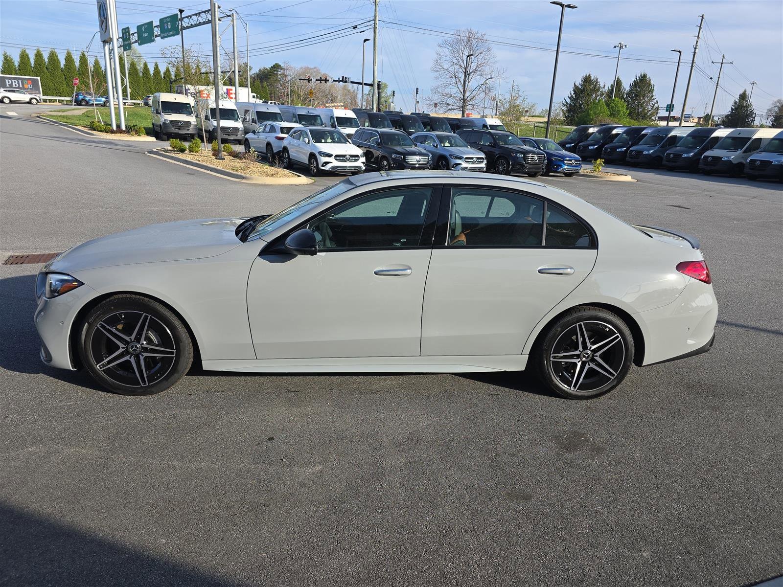 2025 Mercedes-Benz C-Class Sedan C 300 - Photo 8