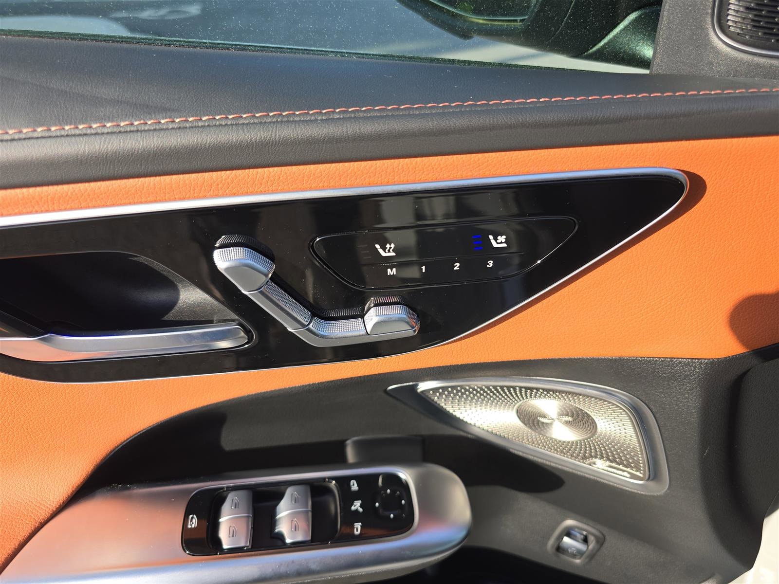 2025 Mercedes-Benz C-Class Sedan C 300 - Photo 21