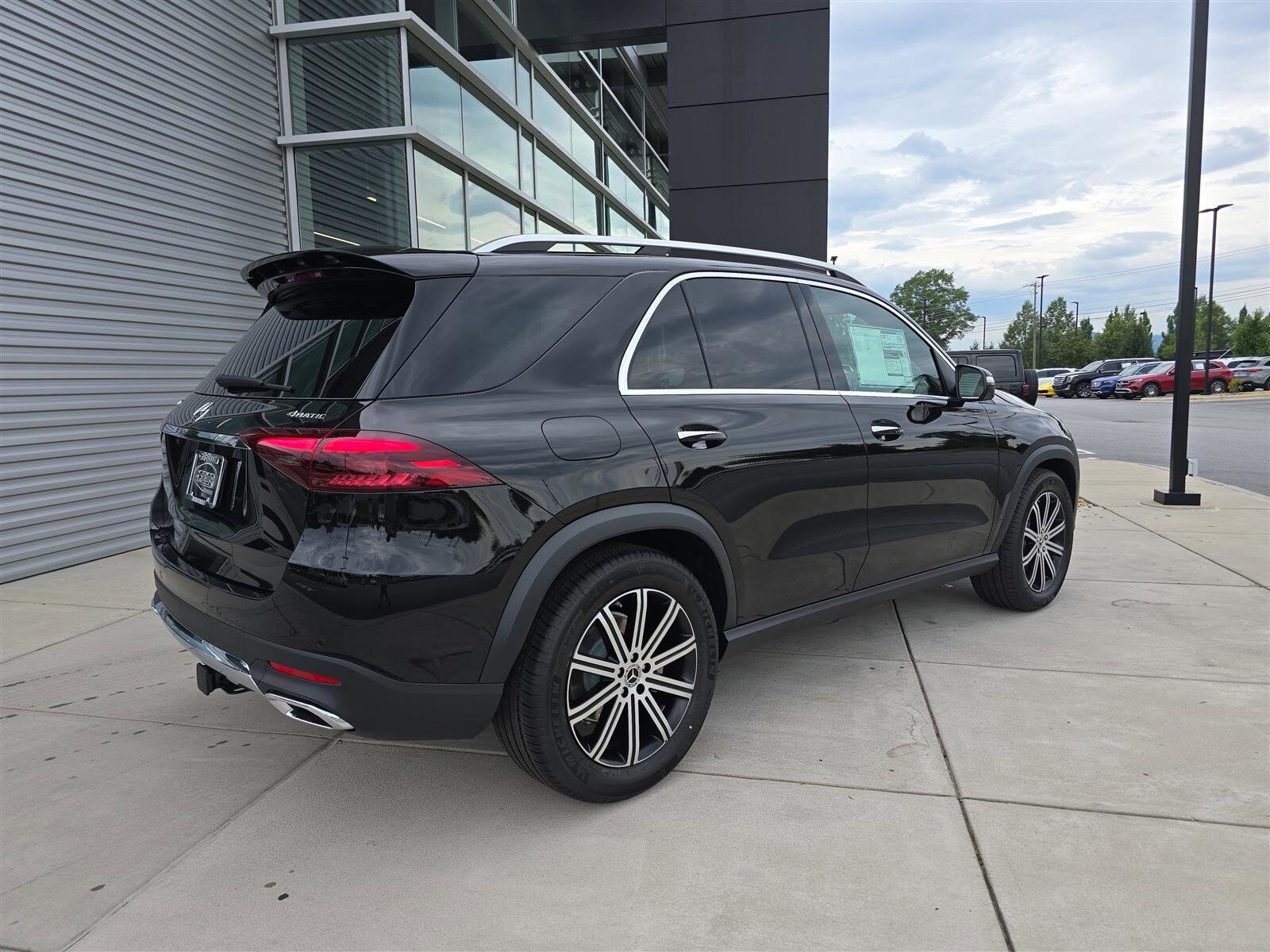 2026 Mercedes Benz GLE 350 4MATIC photo 3