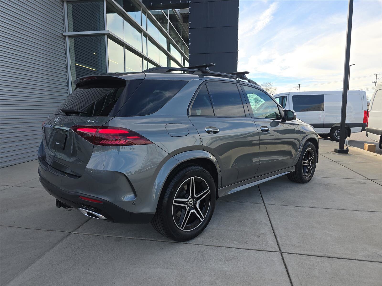 2024 Mercedes Benz GLE 350 4MATIC photo 3