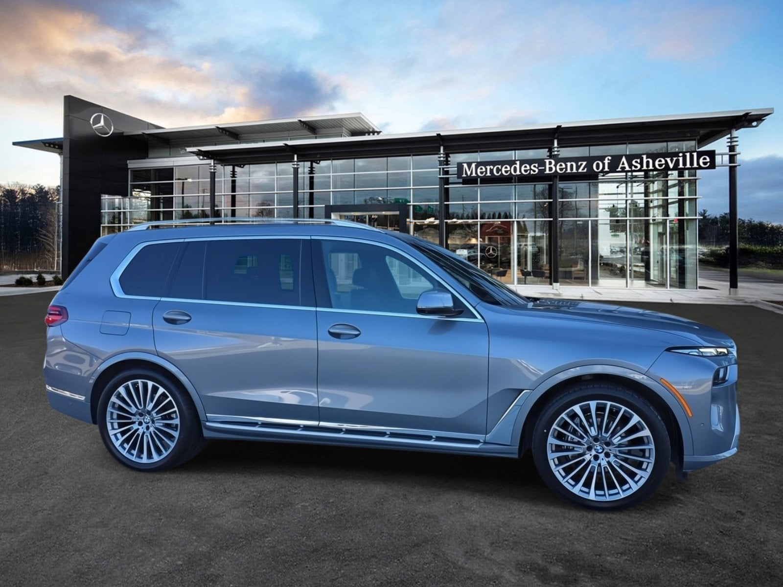 2023 BMW X7 40i's photo