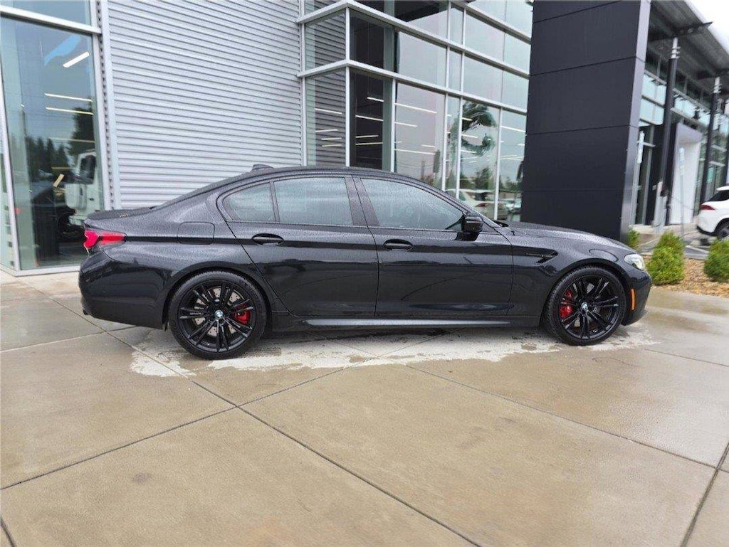 Used 2022 BMW M5  Sedan