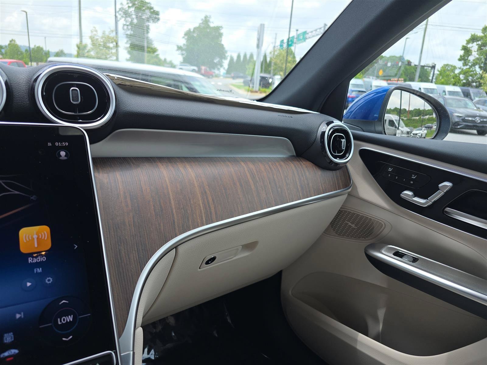 2025 Mercedes-Benz GLC Base - Photo 30